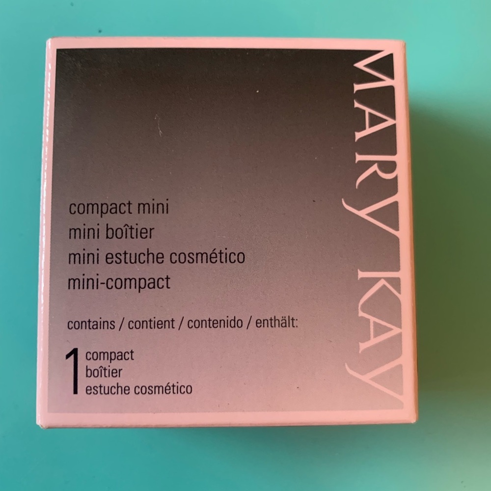 Mary Kay mini compact